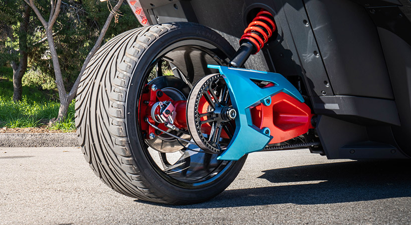 La llanta posterior es sumamente ancha. Foto: Nicholas Colt