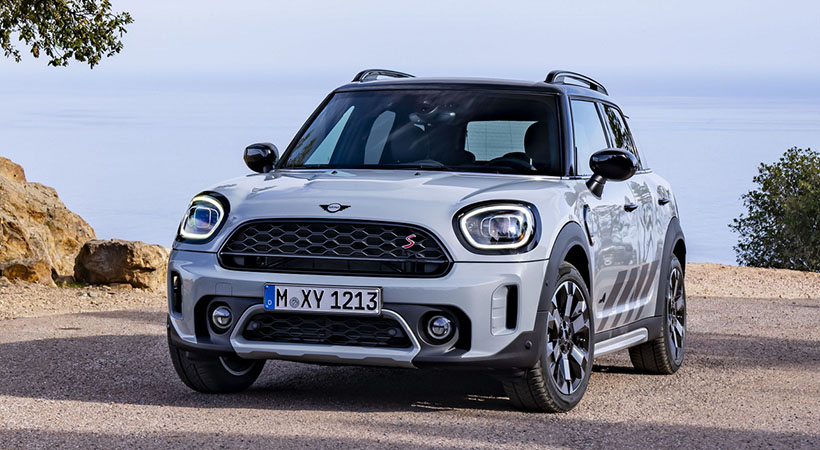 El interior tiene paisajes en relieve no sólo en el tablero sino en diferentes partes, como las puertas. Foto: Mini