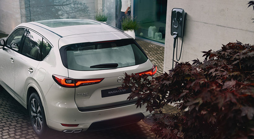 El PHEV combina un motor de cuatro cilindros y 2.5 litros con un motor eléctrico, una transmisión automática de ocho velocidades y una batería de 17.8 kilovatios-hora. Foto: Mazda