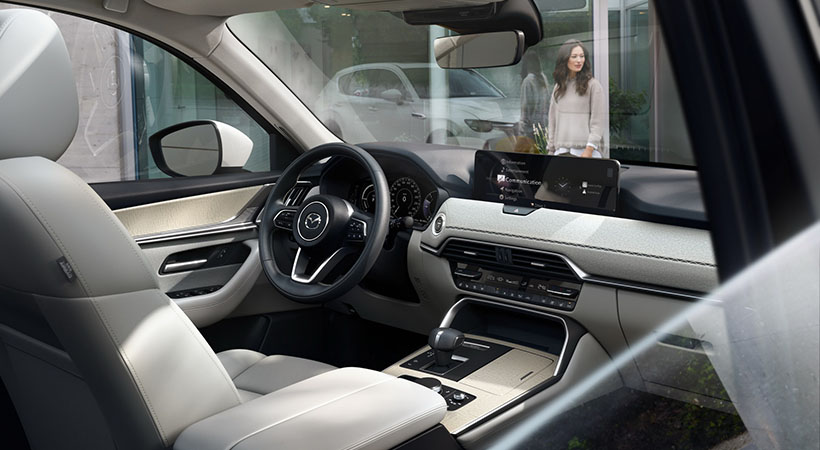El interior es claramente Mazda pero más lujoso gracias a sus acabados. Foto: Mazda