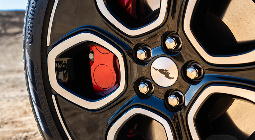 Los rines para esta versión son de color negro. Foto: Nicholas Colt