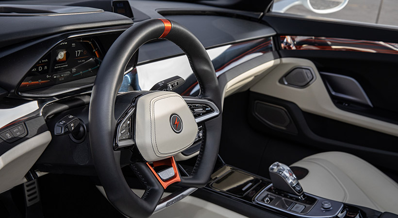 El interior cuenta con detalles de lujo. Foto: DEUS Automobiles