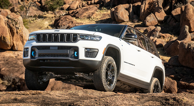 Jeep Grand Cherokee Trailhawk 4xe demostrando su habilidad off-road. Foto: Jeep