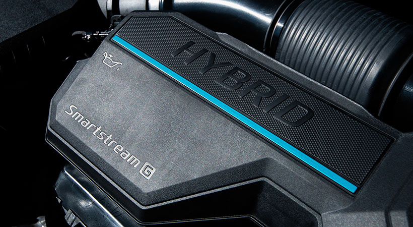 El motor es el mismo para todas las versiones: de 4 cilindros, turbocargado de 1.6 litros combinado con un motor eléctrico de 44 kilowatts. Foto: KIA