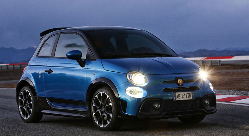 El Abarth 695 Tributo 131 Rally es una edición especial limitada que rinde homenaje a un clásico de la marca que corrió en los rallies. Foto: Abarth