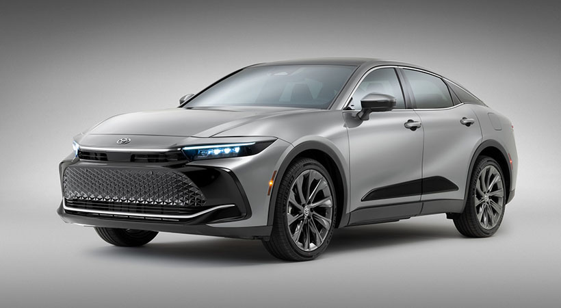 El Toyota Crown 2023 marca el regreso a Estados Unidos del modelo y llega a establecerse como el sedán insignia de la marca. Foto: Toyota