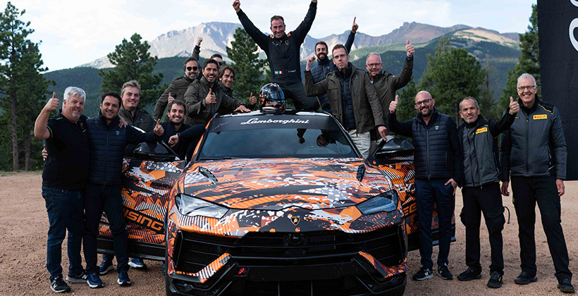 El equipo ganador que obtuvo el récord. Foto: Lamborghini