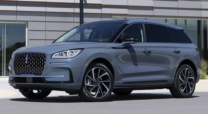 La nueva parrilla más grande y las entradas de aire más altas renuevan el frente. Foto: Lincoln