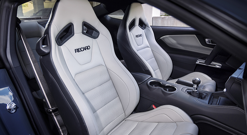Las versiones tope de gama cuentan con asientos de cubo. Foto: Fored