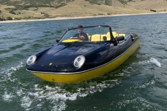 Esta lancha con inspiración Porsche es ideal para surcar las olas con estilo