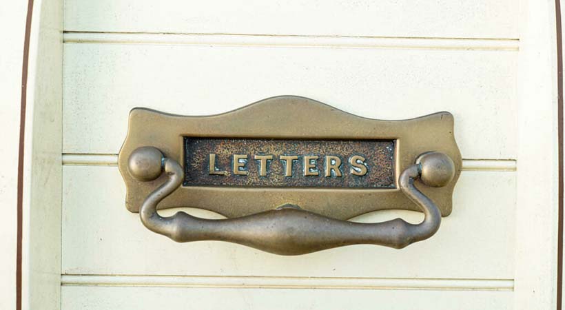 Cuenta con buzón para correspondencia. Foto: Bonhams