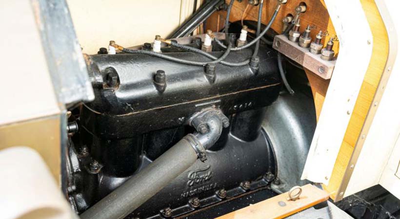 El vehículo se mueve gracias al motor de 2.9 litros original. Foto: Bonhams