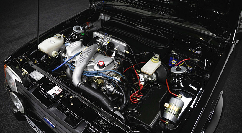 el Ford Escort RS Turbo que cuenta con un motor que desarrolla 132 hp. Foto: Silverstone Auctions