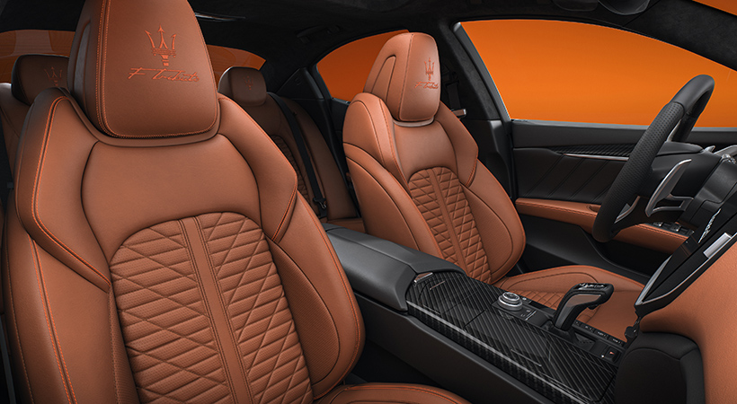 El interior recibe tapicería específica. Foto: Maserati