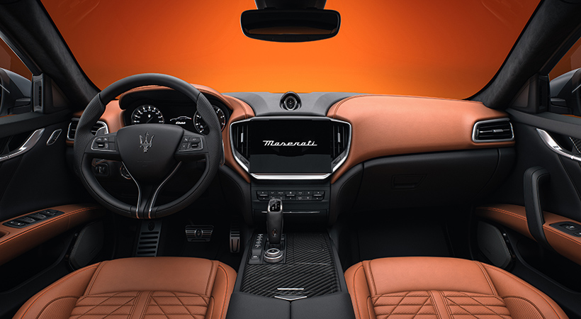 Interior de la serie F Tributo: Maserati