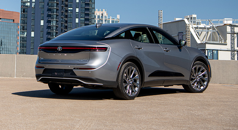 La parte posterior es alta, lo que le brinda un aspecto más intimidante. Foto: Toyota