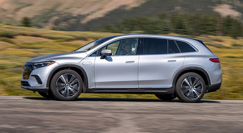 Los precios básicos comienzan en los $108,450 para el EQS450 y $127,000 para el EQS580. Foto: Mercedes-Benz