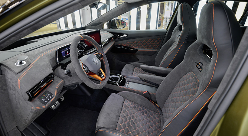 El interior cuenta con alcántara y cuero vegano. Foto: Volkswagen