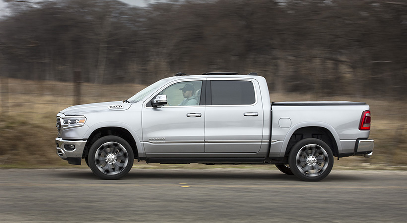 Cuenta con grupos ópticos LED al frente y detrás con luces de recorrido diurno. Foto: RAM 