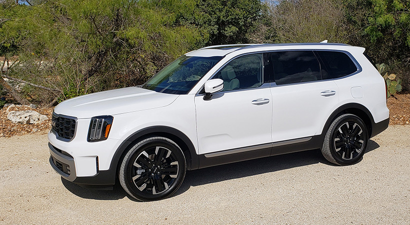 A simple vista lo más notable son los rines específicos para este modelo de 18 pulgadas que calzan neumáticos Continental All-Terrain. Foto: Ricardo Rodríguez-Long