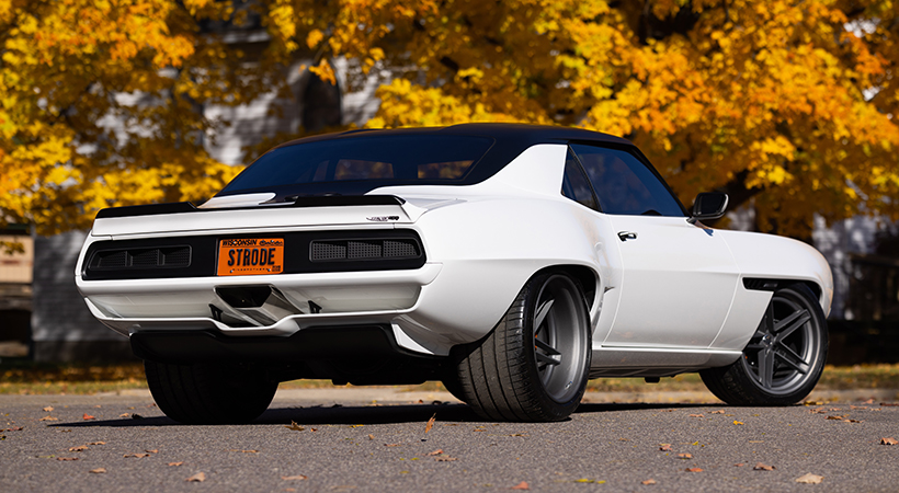 Otros elementos en fibra de carbono que se añadieron son el difusor trasero, el alerón y las salpicaderas. Foto: Ringbrothers