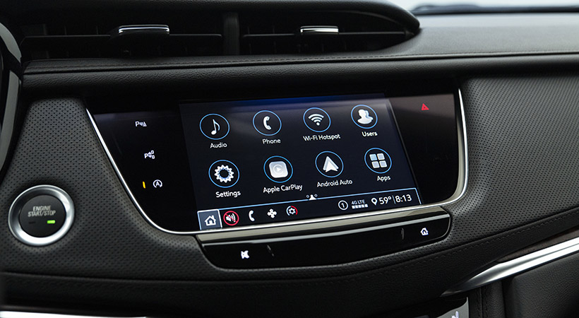 La pantalla del sistema de infotenimiento es amplia y fácil de manejar. Foto: Cadillac