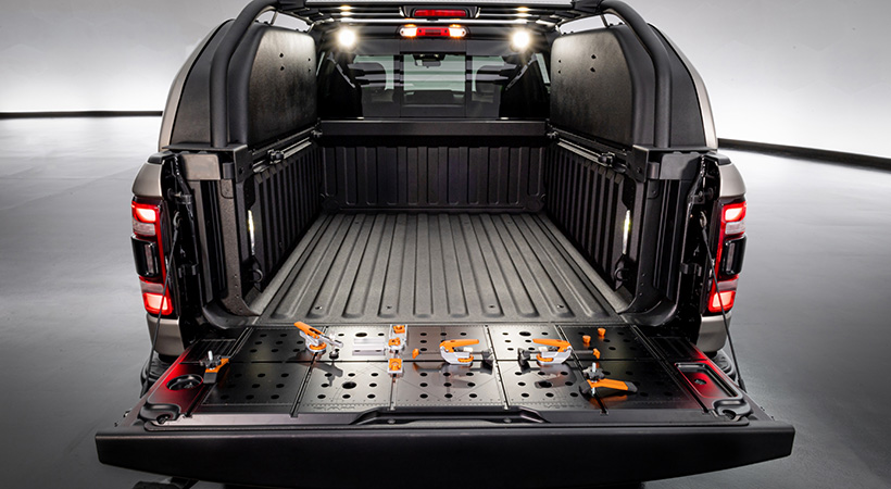 El piso de la caja de carga cuenta con una protección especial. Foto: RAM