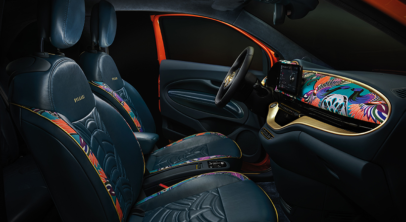Interior del FIAT 500e por Bvlgari. Foto: FIAT