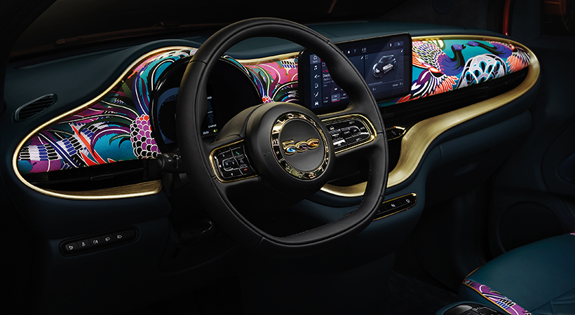 El tablero ornamentado del FIAT 500e Mai Troppo. Foto: FIAT