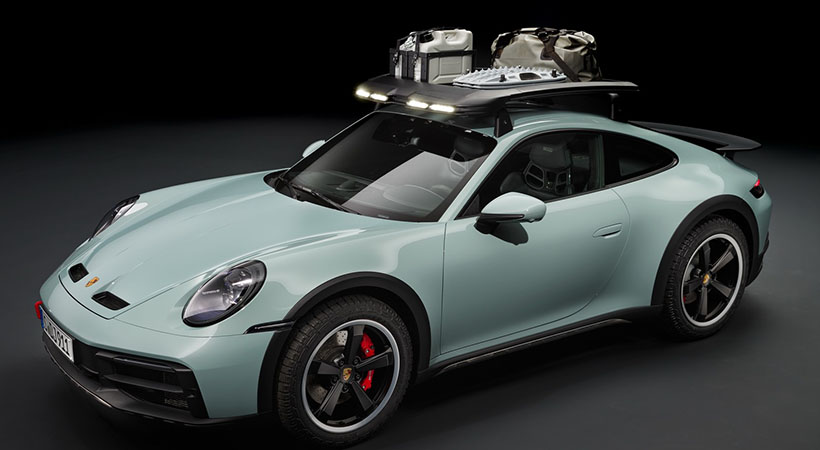 Después de varias imágenes del prototipo, por fin es revelado el Porsche 911 Dakar, con capacidad para atacar terrenos fuera del pavimento. Foto: Porsche