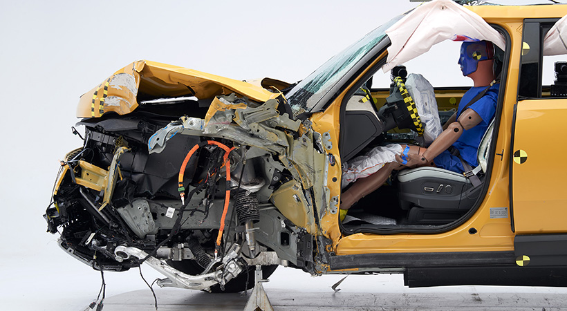 La deformación de la parte delantera. Foto: IIHS