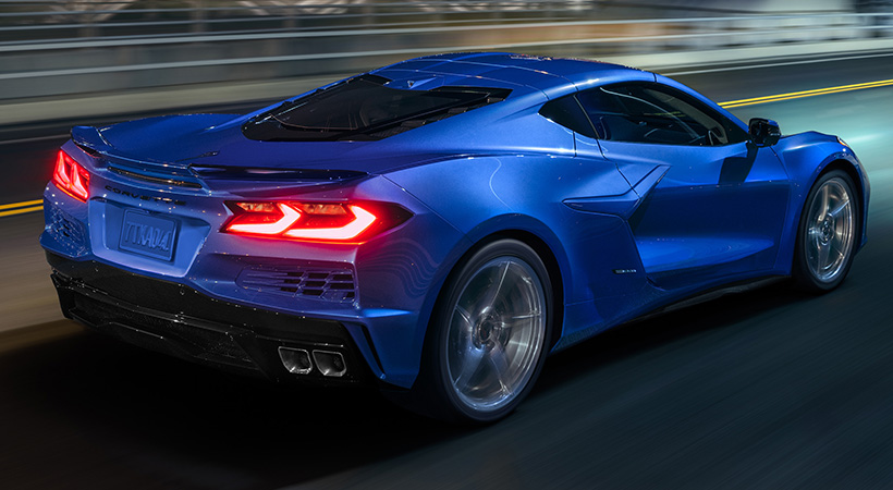 El deportivo cuenta con un modo sigiloso le permite conducir con energía eléctrica a velocidades de hasta 45 mph. Foto: Chevrolet