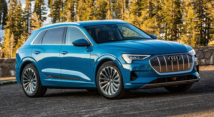 Estéticamente Audi e-Tron quattro 2022 luce líneas pulidas, con una filosofía de diseño cercana a la de modelos SUV de gasolina. Foto: Audi