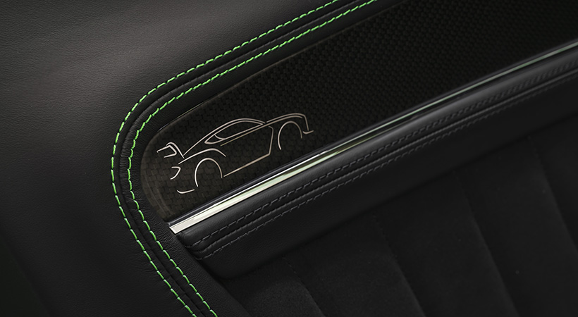 La tapicería cuenta con puntadas en color verde. Foto: Bentley