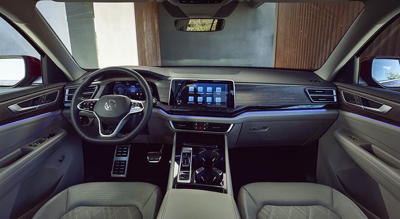 Otro de los elementos mejorados que dan una estética mucho más premium es la iluminación ambiental con 30 opciones de color. Foto: Volkswagen