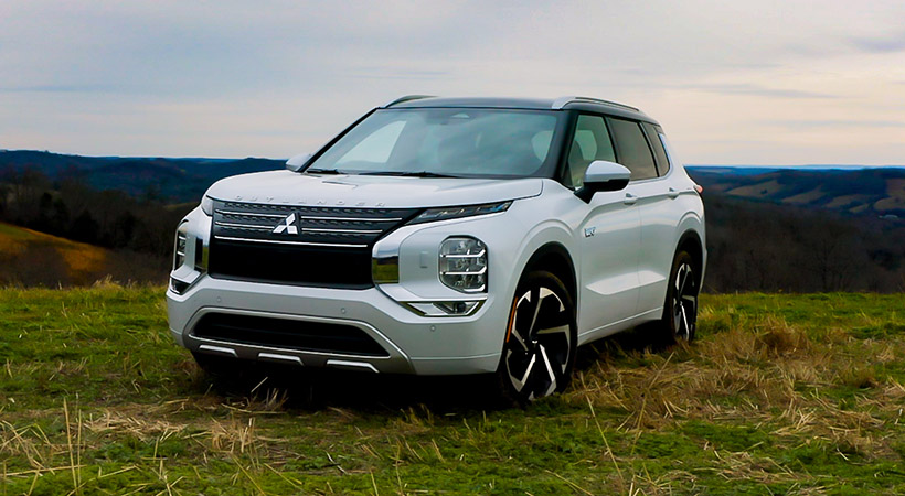 Mitsubishi Outlander PHEV brinda un increíble rendimiento de 64 MPGe y 26 MPG (combinado). Foto:  Mitsubishi 