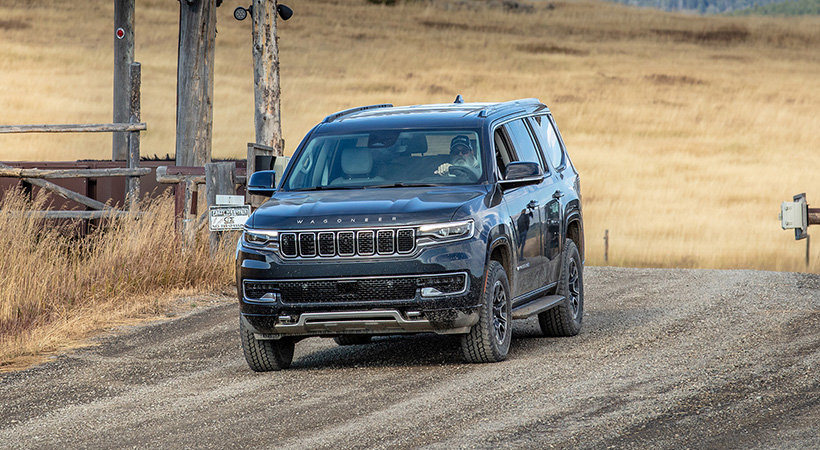 Estéticamente el Wagoneer Series II 4x4 2023 que tuvimos durante la prueba nos ofrece una buena dosis de cromo. Foto: Jeep