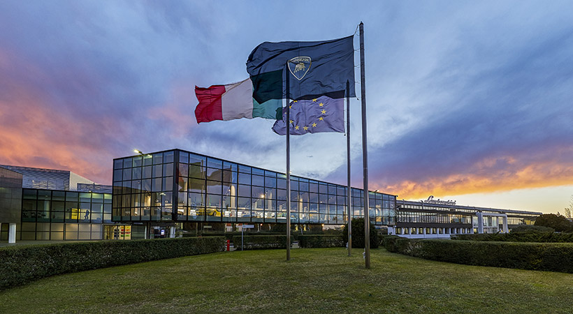 En la actualidad, esta factoría da empleo a más de 2,000 personas. Foto: Lamborghini