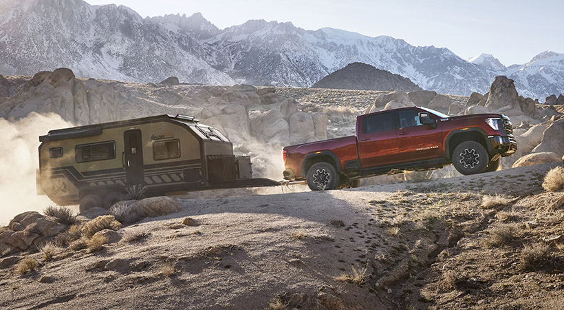 Entre sus características encontramos elevadores de suspensión de 38 milímetros, amortiguadores Multimatic DSSV, neumáticos Goodyear Territory de 35 pulgadas con rines de 18 pulgadas. Foto: GMC