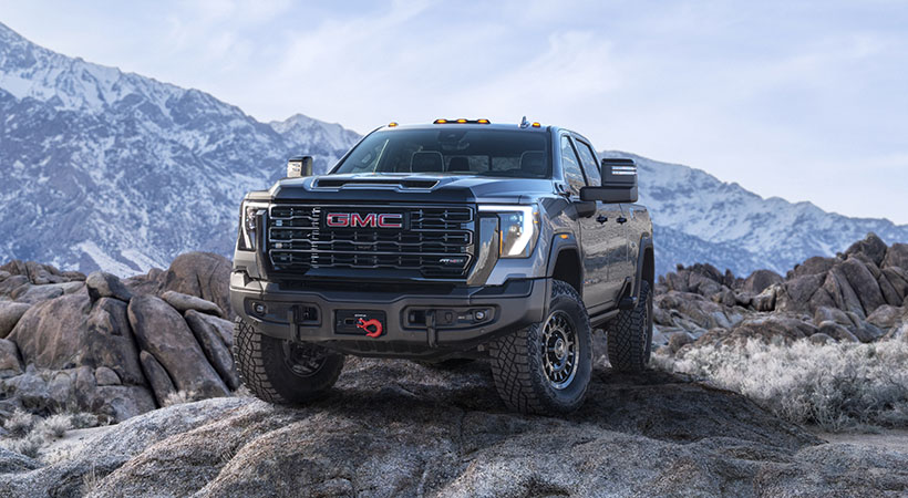 Los nuevos GMC Sierra HD AT4X y AT4X AEV Edition 2024 comenzarán su producción muy pronto. Foto: GMC
