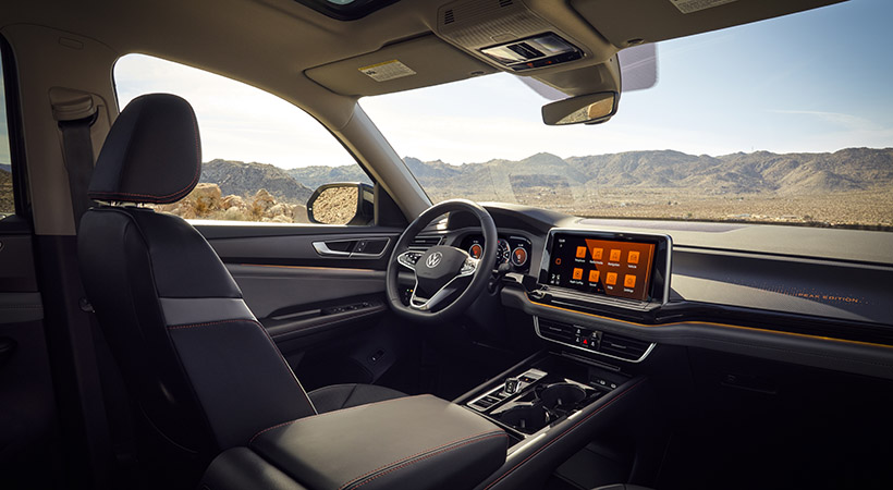 Volkswagen Atlas Peak Edition 2024 echa mano de un acabado exclusivo inspirado en los colores del logotipo. Foto: Volkswagen