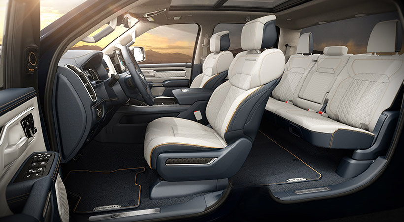 Interior de la RAM 1500 REV Tungsten. Foto: ram