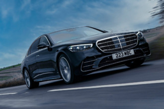 Mercedes-Benz S580e 2023, eficiencia cargada de lujo
