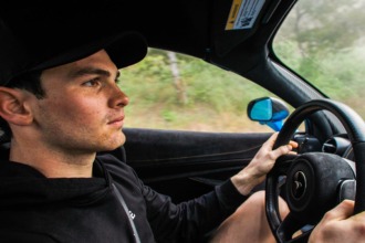 Pato O’Ward se pone a hacer donuts a bordo del McLaren 765LT Spider