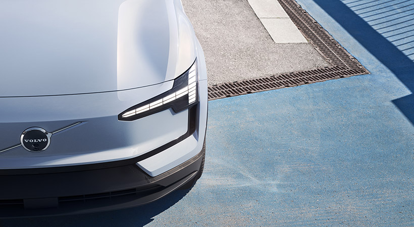 El diseño de las luces delanteras es estilo 