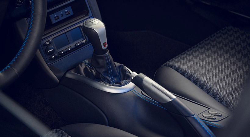 El interior cuenta con detalles específicos. Foto: Porsche