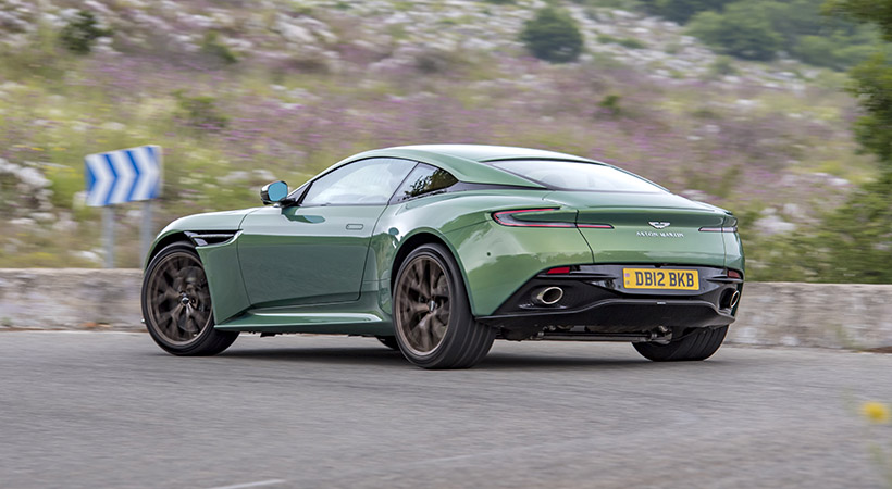 El Aston Martin DB12 echa mano de una electrónica avanzada que ofrece cinco modos de conducción. Foto: Aston Martin