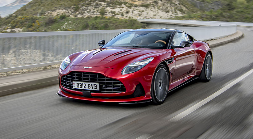 El Aston Martin DB12 2024 es un Gran Turismo excepcional que eleva el listón en términos de rendimiento, lujo y refinamiento. Foto: Aston Martin