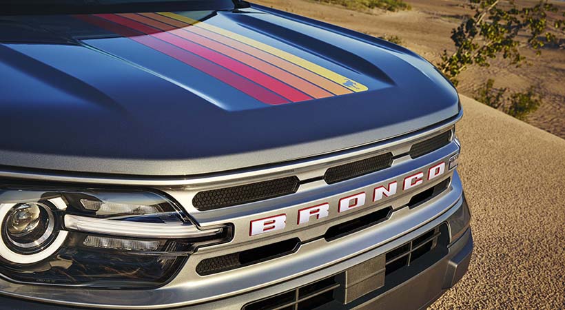 Al igual que los modelos originales, el Ford Bronco Sport Free Wheeling 2024 presenta gráficos reflectantes en rojo, naranja, amarillo y plateado tanto en los laterales, como en el portón trasero y en el capó. Foto: Ford