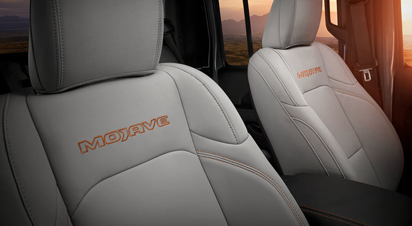 El nombre del modelo está bordado en los respaldos de los asientos. Foto: Jeep